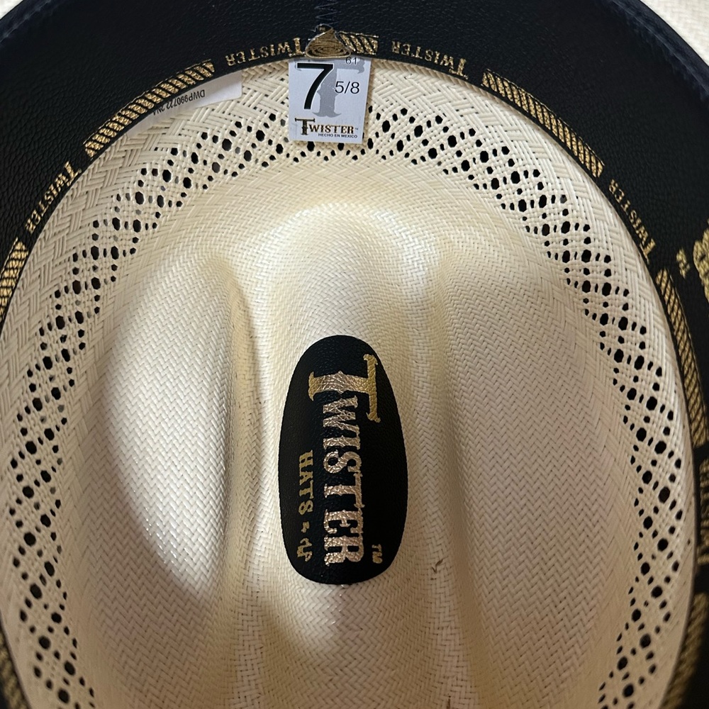 Twister 7 5/8 straw hat. Excellent condition